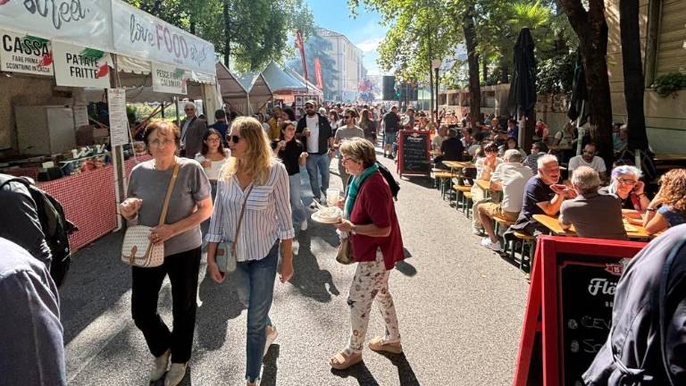 Goriške ulice tudi danes preplavili obiskovalci (FOTO)