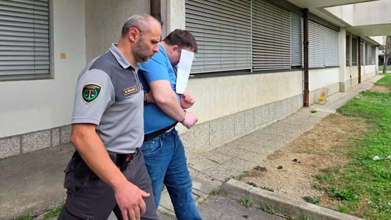 S ponarejenimi recepti po tablete čez mejo