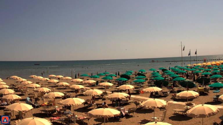 Na plaži v Gradežu pogrešajo 61-letnega kopalca