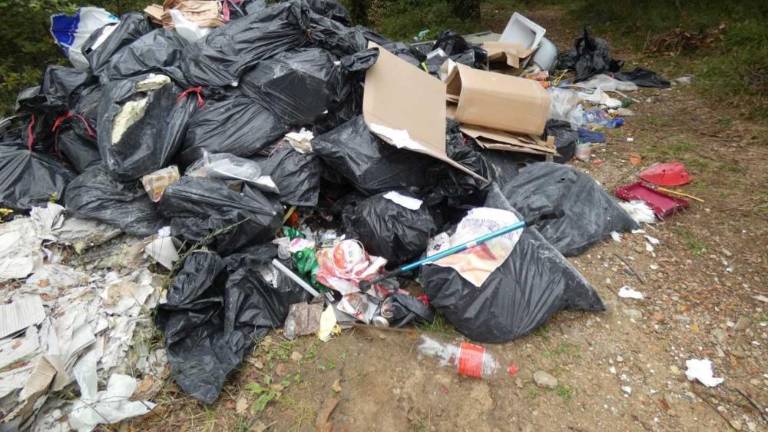 Kazen za podjetje, ki je nepravilno odlagalo odpadke