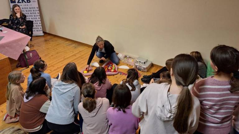 O puberteti jasno in brez tabujev