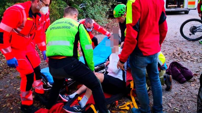 Pod Babco se je poškodoval 55-letni kolesar