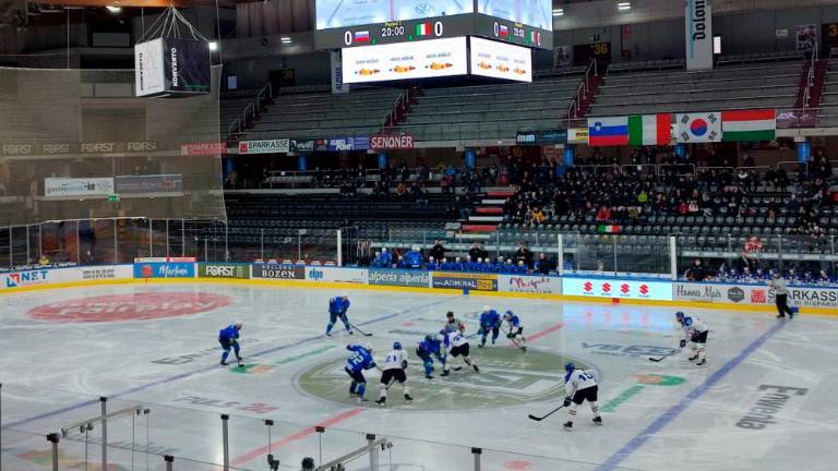 Slovenci pred 30 gledalci z 10:0 premagali Južnokorejce