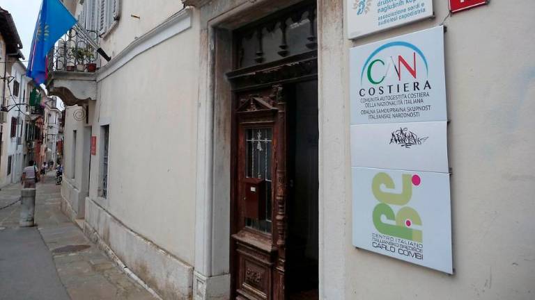 Italijansko manjšino zanima Centralni urad za slovenski jezik