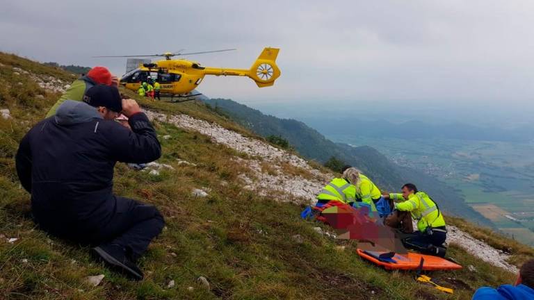 V Karniji reševali jadralnega zmajarja