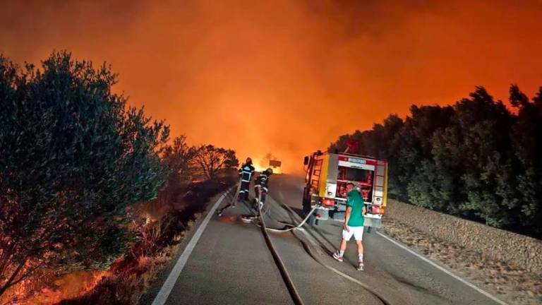 Na Braču zaradi požara evakuirali hotel in kamp