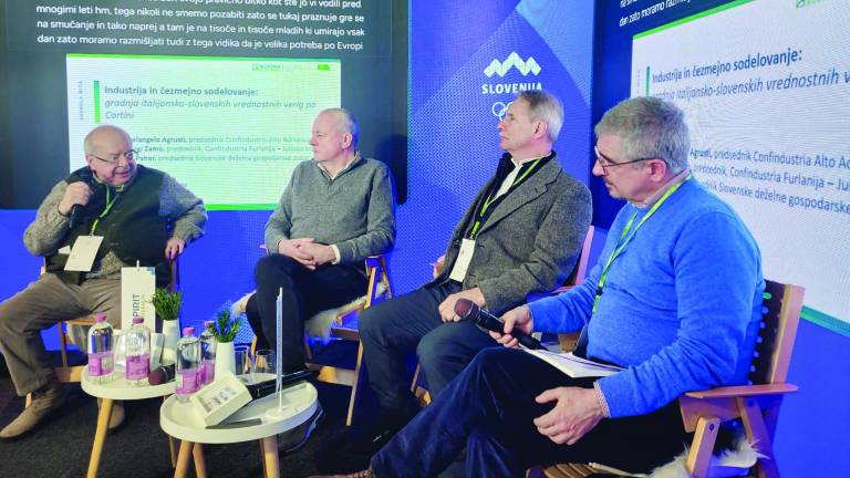 Z leve Michelangelo Agrusti, Fabio Pahor, Franco Scolari in Fabrizio Polojaz