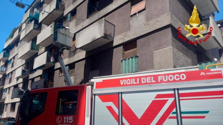 Iz dvižne košare reševali dva delavca