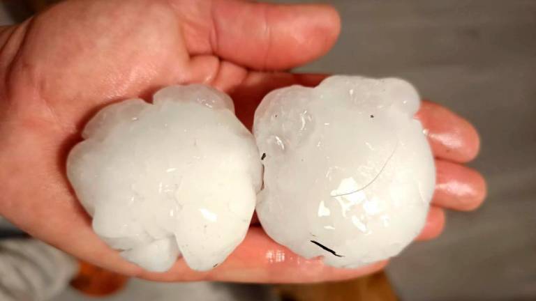 Na severovzhodu Slovenije velika toča, v FJK nalivi