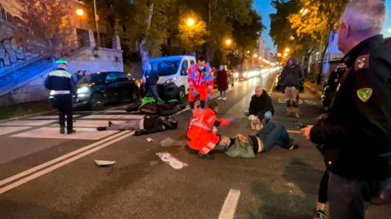 Dve osebi poškodovani v Miramarskem drevoredu