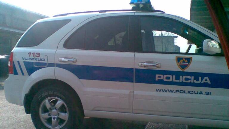 V avtu sta skrivala 1,8 milijona evrov v gotovini