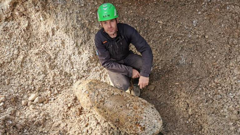 Pregledati morajo še eno tretjino območja