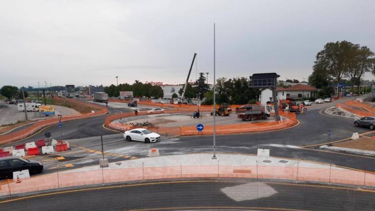 Novo krožišče pri cestninski postaji v Palmanovi prevozno