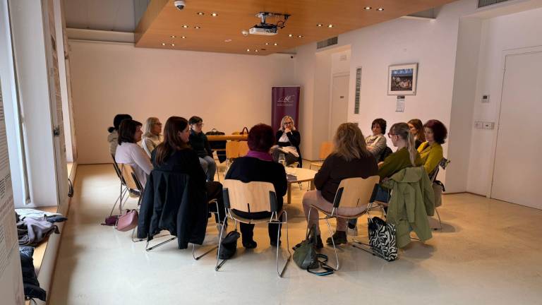 V Feiglovi knjižnici ... brenči