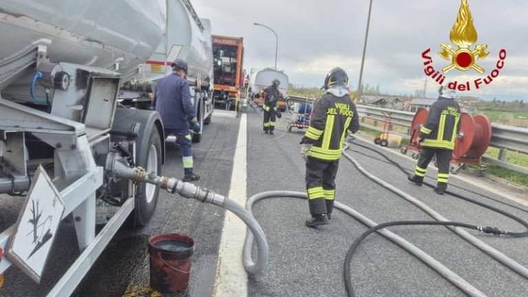 Prečrpavanje goriva je zamudno in tvegano opravilo