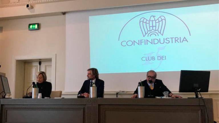 »Novi lockdown bi bil nevaren za gospodarsko in socialno stabilnost«