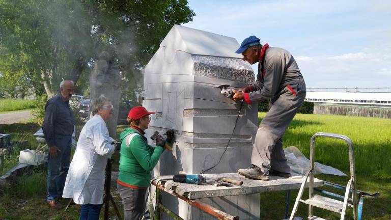 Izklesali Skupno hišo