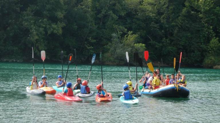 Ob ustvarjalnih vsebinah otroci pozabijo na telefone