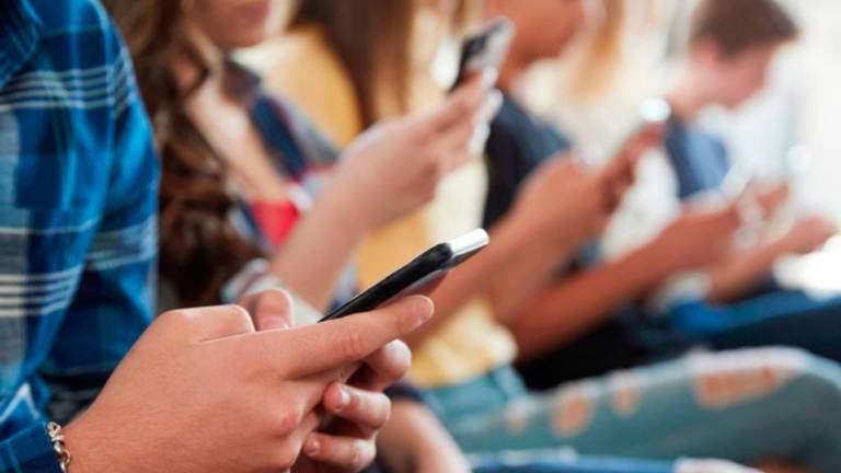 Sprejeli smernice za pametno rabo telefonov v mladinskih središčih