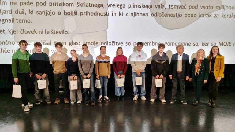 Iztočnica je bil Kosovelov Majhen plašč