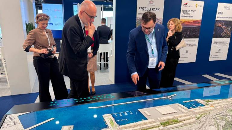 Potencial Starega pristanišča predstavljajo v Cannesu