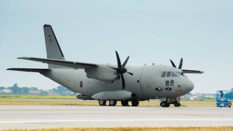 Slovenija bi od Italije kupila transportno letalo C-27J Spartan