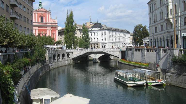 Turisti v Sloveniji v hotelih povprečno plačali 102 evra na dan