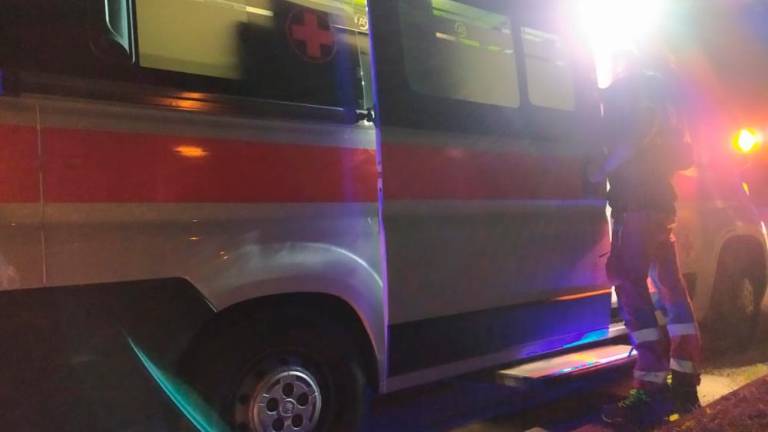 Na Senenem trgu trčila avtomobil in skuter