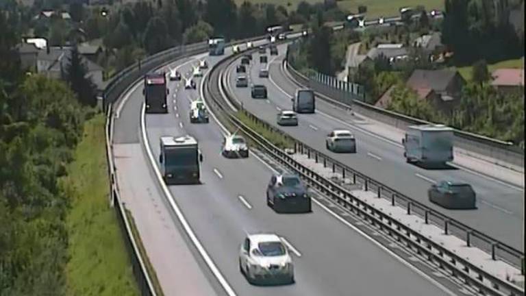 Primorska avtocesta spet prevozna, toda nastajajo zastoji