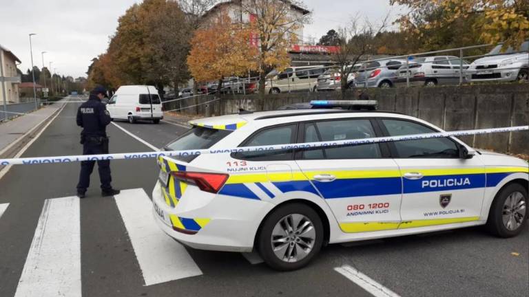 Neuradno naj bi šlo za femicid, nato si je napadalec sodil sam