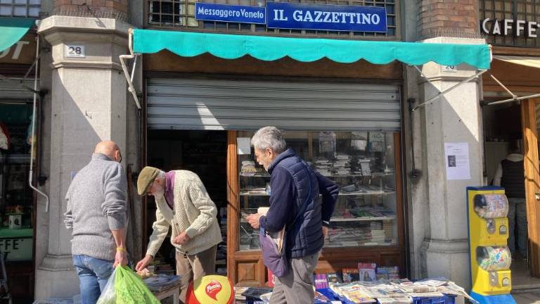 Srečke privlačnejše od časnikov