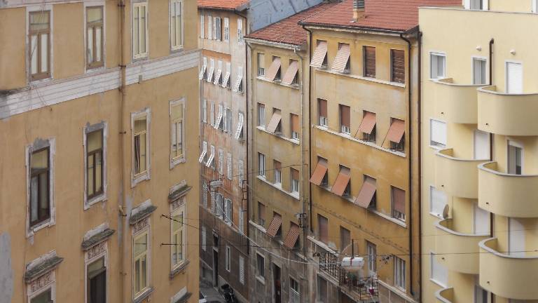 Nepremičninski trg: tudi na Trža&scaron;kem padec pogodb in cen
