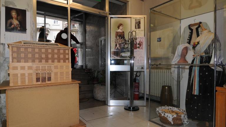 Odsek za zgodovino N&Scaron;K brez osebja