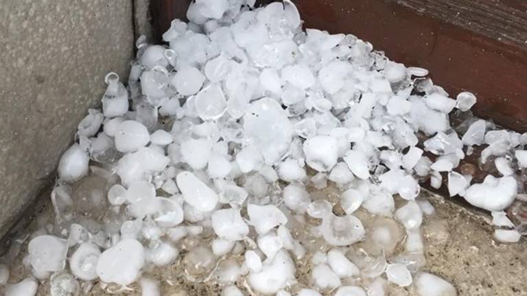 Toča povzročila &scaron;kodo