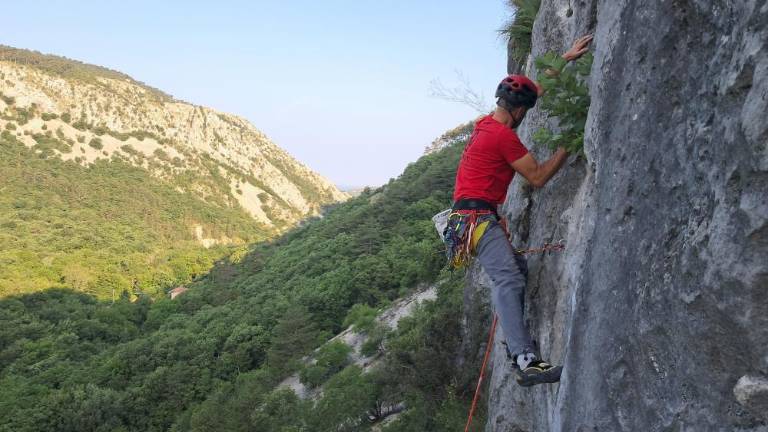 Ob Comicijevi smeri zdaj tudi SPDT-jev Stodvajsetletni steber