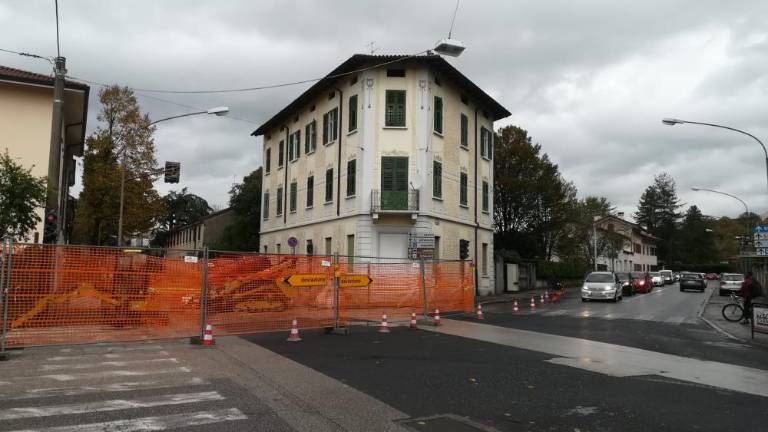 V ulicah Terza Armata in Scuola Agraria nastajajo zastoji