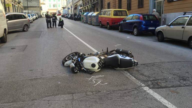 Motorno kolo v pe&scaron;ca v Ul. Bramante