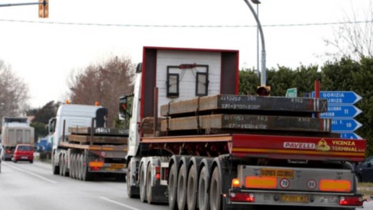 Denar za ladijski in železni&scaron;ki prevoz plo&scaron;č