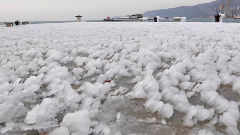 Jezero ledenega zraka je veliko kot Evropa