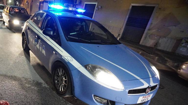 Na ulici pretepal žensko
