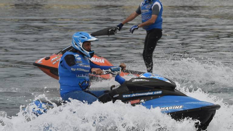 Adrenalinski &raquo;nadvodni konjički&laquo;