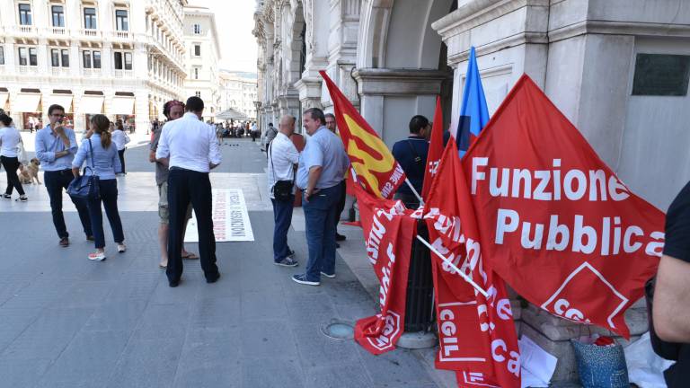 Stalna služba za prekarne vzgojitelje in pomočnike