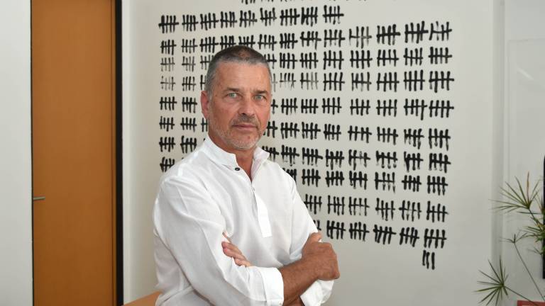 Z grafičnim oblikovanjem se soočajo na mednarodni sceni