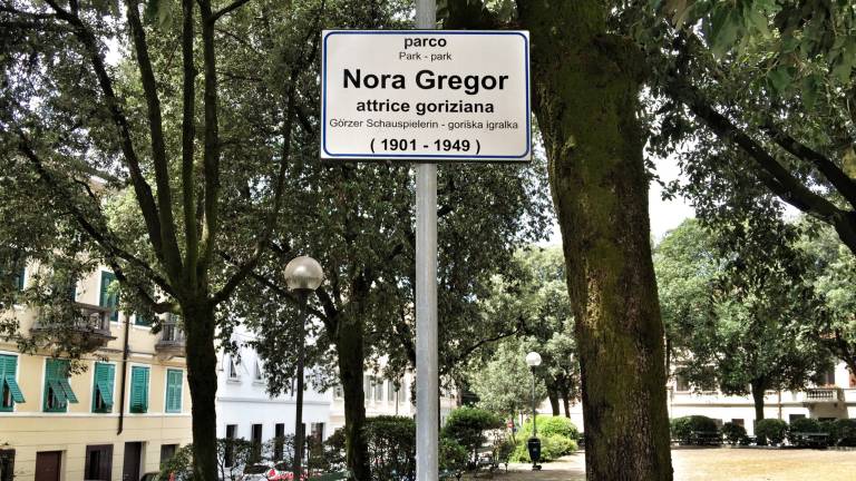 Trijezična tabla za Noro Gregor