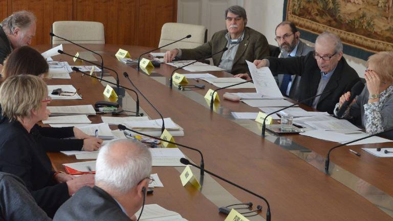 V &Scaron;petru naj ne bi bilo ovir, spomladi denar iz za&scaron;čitnega zakona