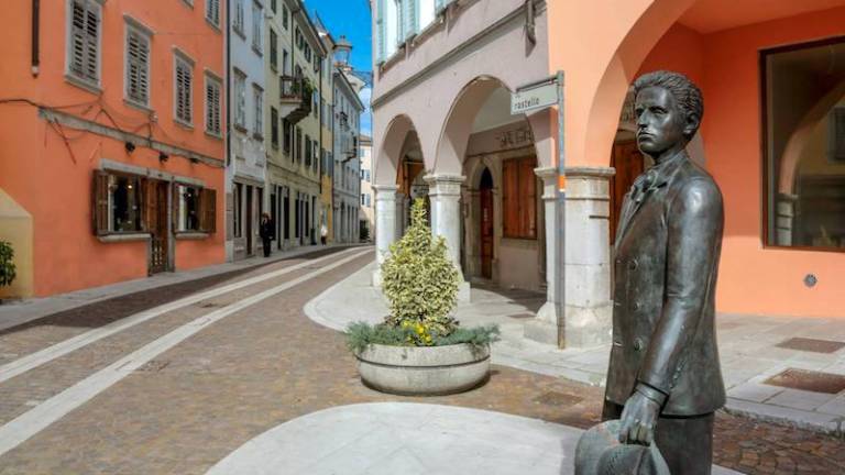 Gorica ob kavarno, mesnico in picerijo