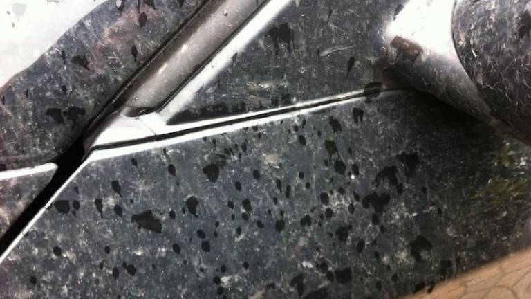 Iz Alžirije in Tunizije dež in pesek