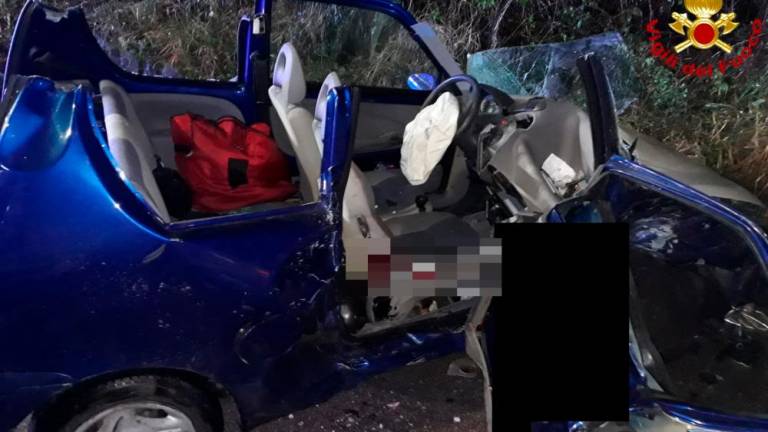 Mlad voznik huje poškodovan pri Miljah