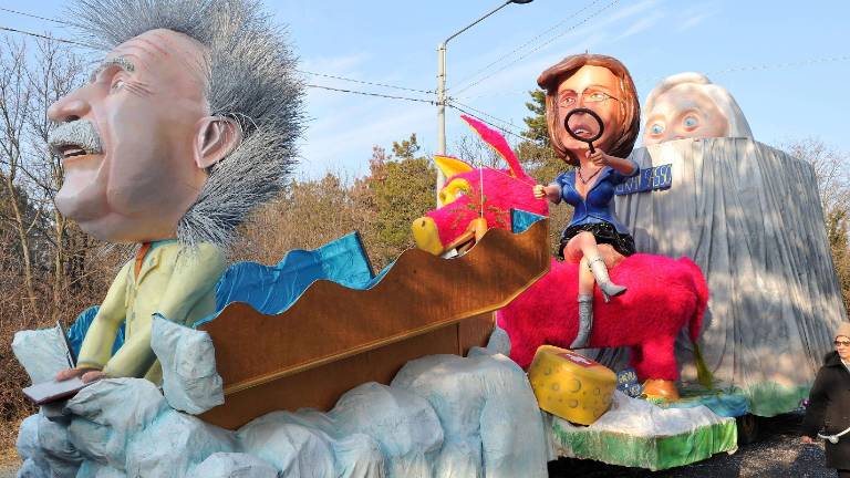 Kra&scaron;ki pust v znamenju tunela Gelminijeve in lego kock