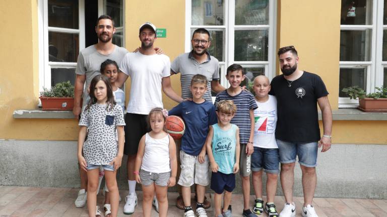 Solidarnost ko&scaron;arkarja in dobrosrčnih frizerjev